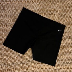 Plus size Nike One 7” mid rise shorts
